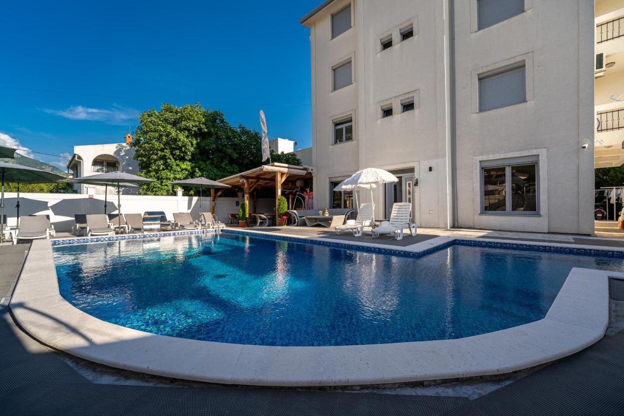 Delfin Apartments Сутоморе Экстерьер фото