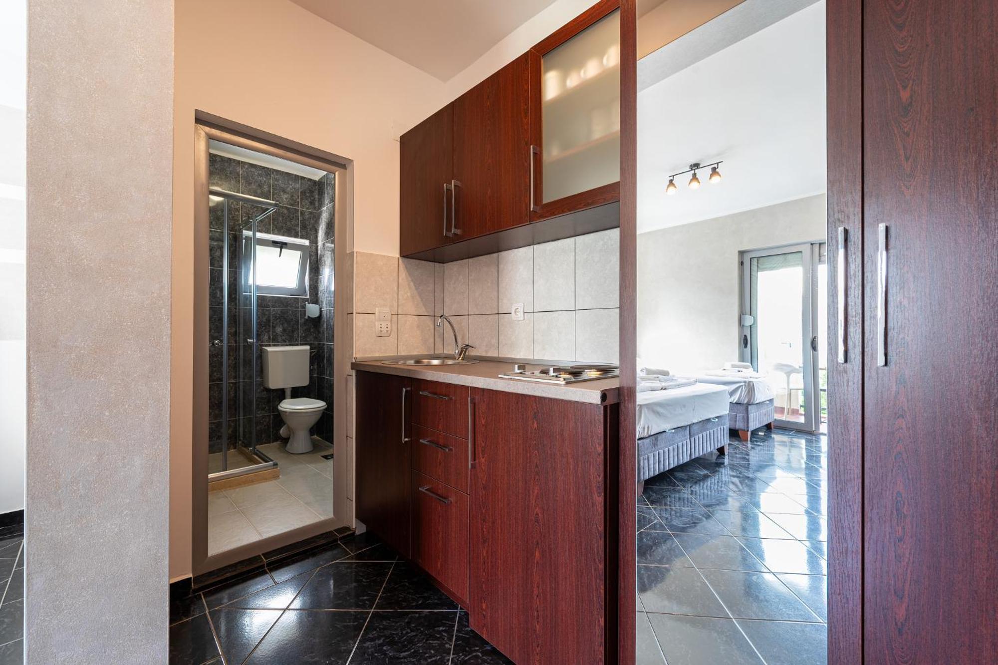 Delfin Apartments Сутоморе Экстерьер фото
